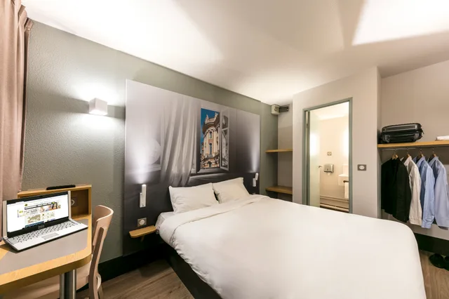 Standard, Double Bed, B&B Hotel Toulouse Cite de l'Espace Mouchotte 1/2