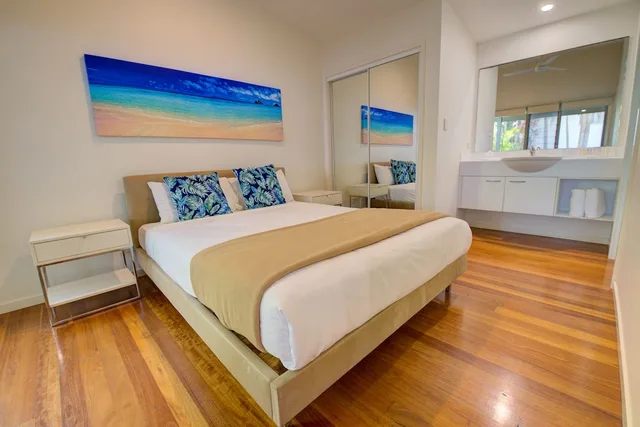 Apartment, 2 Queen Beds, 2 Bathrooms, Kitchenette، Mobys Beachside Retreat 1/1