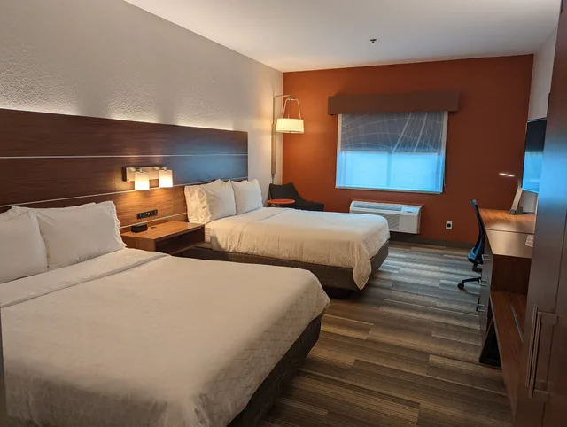 غرفة بسريرين كوين، Holiday Inn Express Winfield 1/2