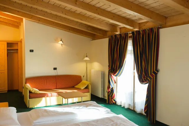 غرفة سوبيريور رباعية، Hotel Touring 3/5