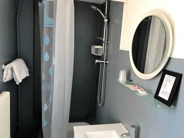 غرفة بسرير مزدوج، Hôtel De La Paix 6/6