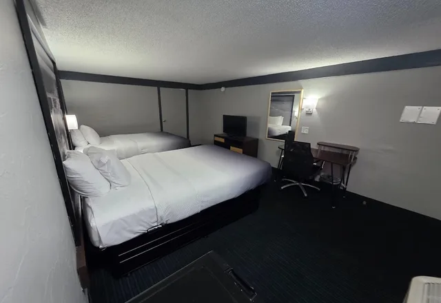 غرفة بسريرين مزدوجين، Super 8 By Wyndham Lantana West Palm Beach 6/10