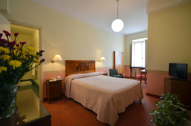 غرفة كومفورت بسريرين منفصلين، Hotel Roma E Rocca Cavour 3/4