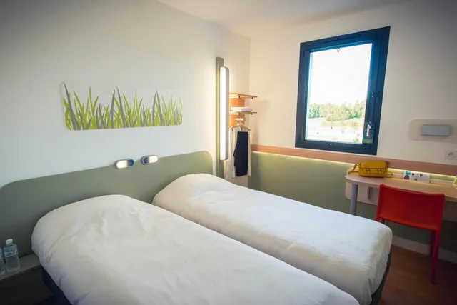 غرفة بسريرين منفصلين، Ibis Budget Troyes Est 1/10