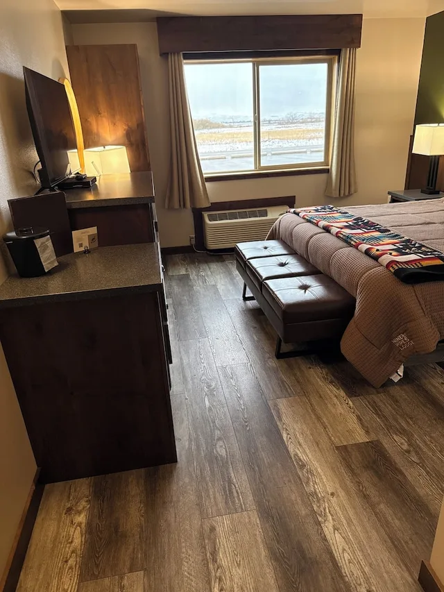 Classic, 2 Queen Beds, Sunset View، Ninepipes Lodge 4/10