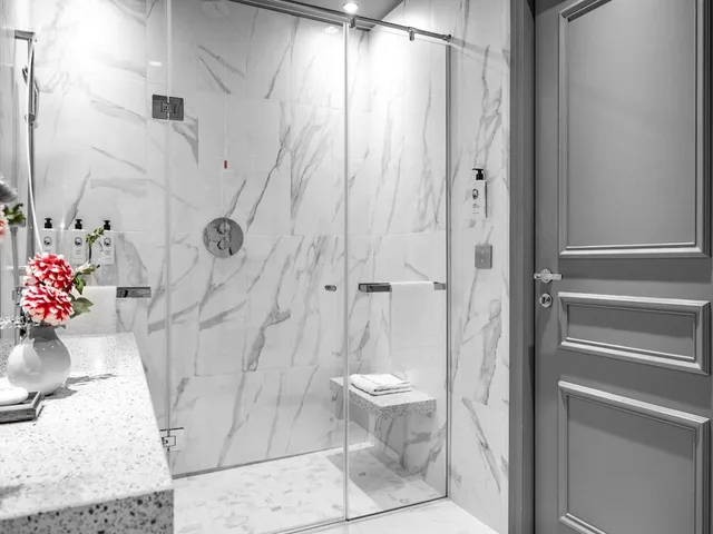 غرفة فاخرة بسرير كوين، Sofitel Rome Villa Borghese Hotel 4/6