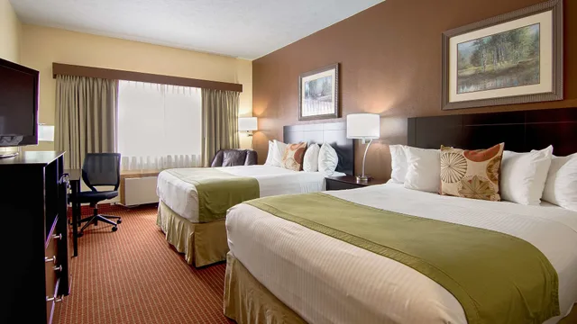 غرفة قياسية بسريرين كوين، Best Western Kendallville Inn 1/6