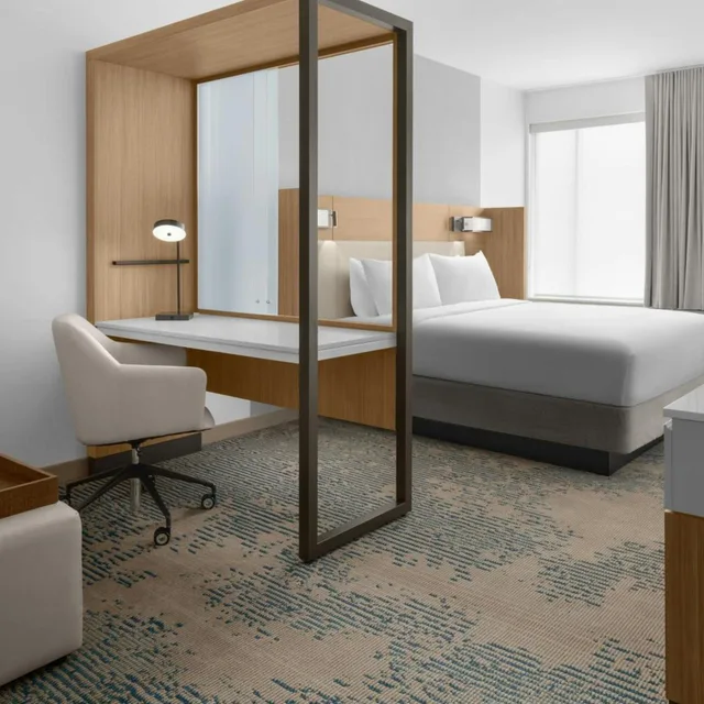 جناح بسرير كينج مع سرير سحّاب إضافي مع أريكة لذوي الإعاقة، Springhill Suites By Marriott Grand Island 2/6