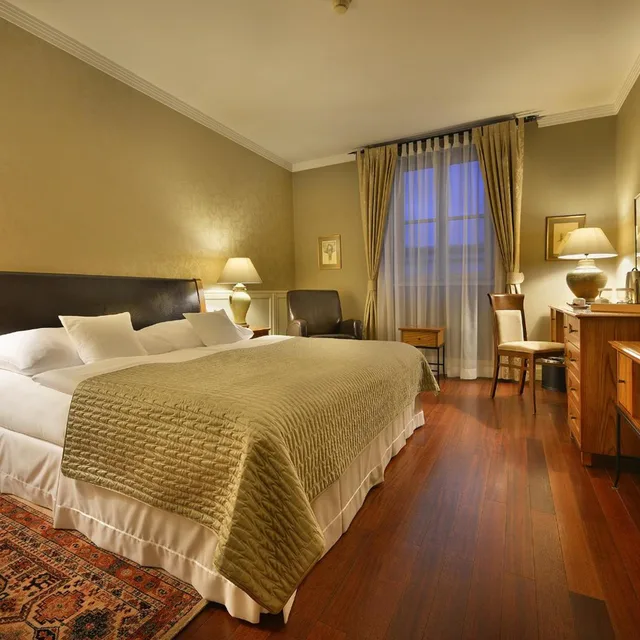 غرفة بريميوم بسرير مزدوج، Marrol S Hotel 5/9