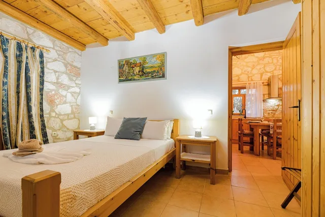 Duplex, 2 Double and Twin Beds، Joanna S Stone Villas 5/10