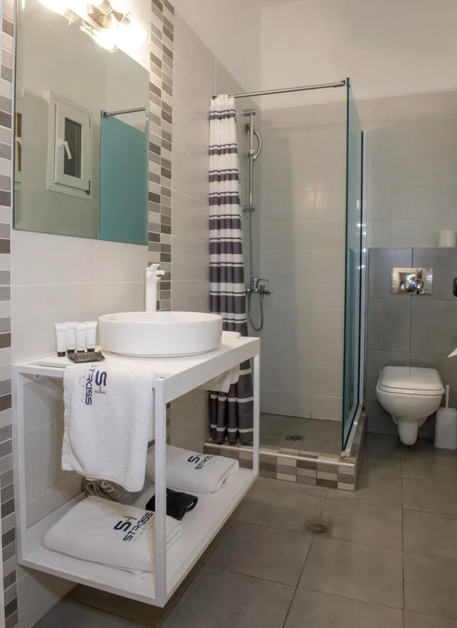 غرفة ثلاثية، Strass Hotel 9/10