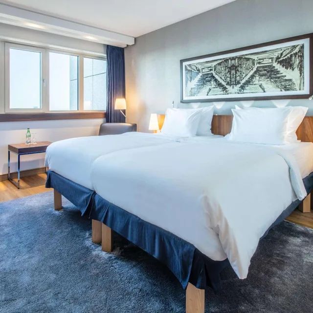 غرفة عائلية بانورامية بسرير فردي بإطلالة، Radisson Blu Hotel Hamburg 4/7