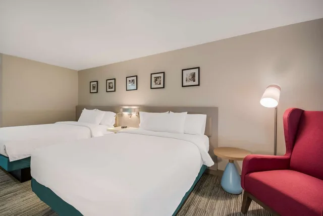 غرفة قياسية بسريرين كوين، Hilton Garden Inn Oklahoma City Midtown 2/4