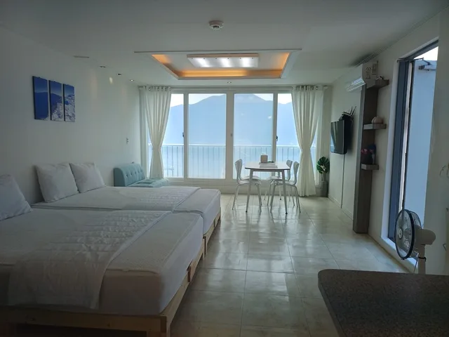 Beach, 2 Double Beds، Melodia Pension 6/10
