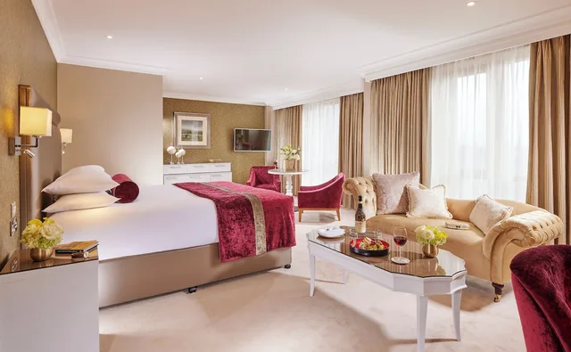 جناح جونيور بسرير كينج، The Rose Hotel 1/2