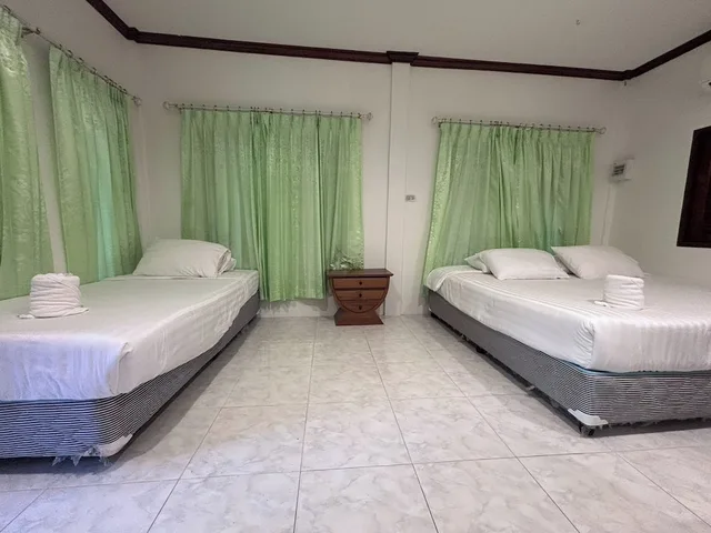 جناح عائلي بسرير كينج وسرير فردي، Aioun At Amphawa 3/10