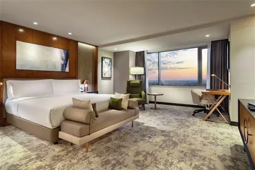 غرفة بسرير مزدوج أو سريرين منفصلين، Hilton Istanbul Maslak 1/2