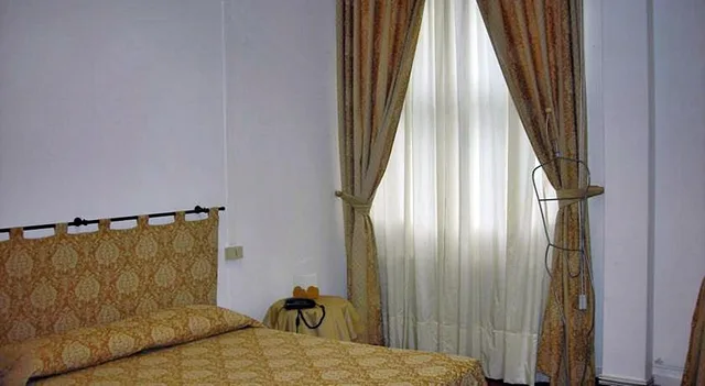 غرفة بسرير مزدوج أو سريرين منفصلين، HOTEL AGLI ARTISTI 1/2