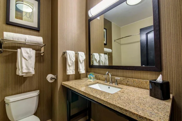 جناح بسريرين، Holiday Inn Express Hotel And Suites Huntsville 2/3