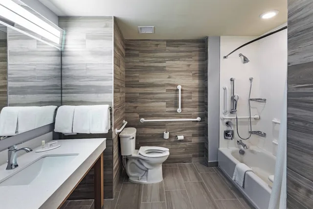 Suite, Multiple Beds, Ocean View, Balcony، Courtyard by Marriott South Padre Island 10/10