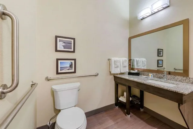 غرفة قياسية بسريرين كوين لذوي الإعاقة، Caretta Landing Sarasota, an Ascend Collection Hotel 4/6