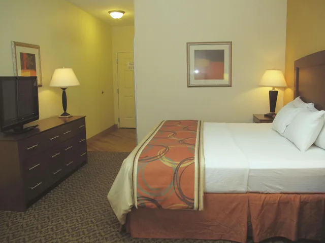 Room, Double Bed, La Quinta Inn & Suites by Wyndham Lawton / Fort Sill 2/2