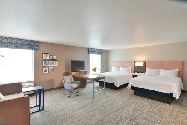 استوديو بسريرين كوين، Hampton Inn & Suites Menomonie-UW Stout 1/4