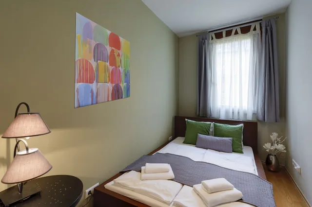 شقة بسريرين مزدوجين بغرفتي نوم مع أريكة، Central Passage Apartments 5/9