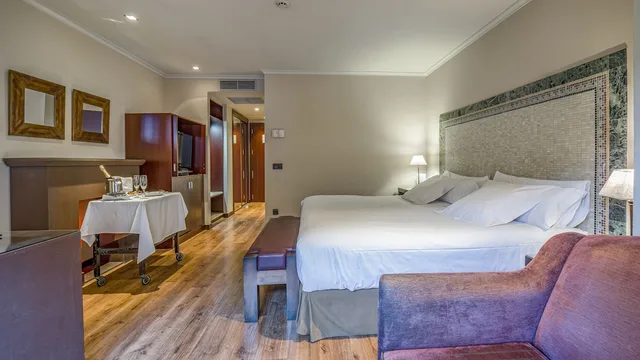 غرفة سوبيريور بسريرين منفصلين، Roc Blanc Hotel & Spa 4/8