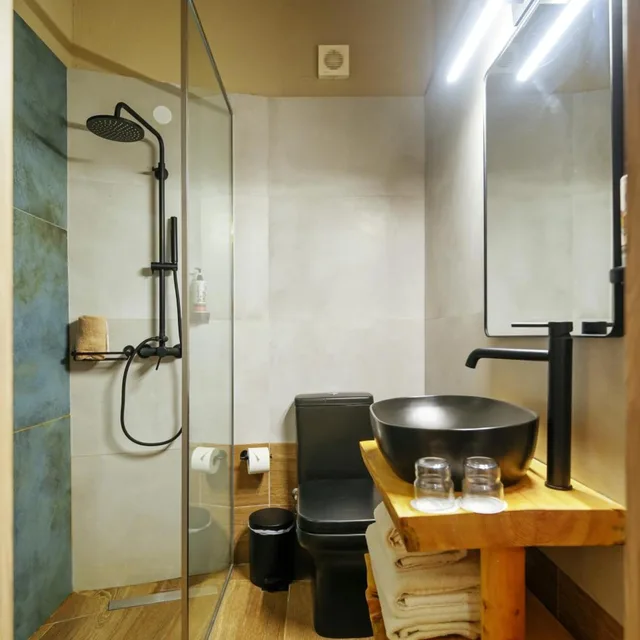 غرفة بسرير مزدوج بإطلالة على المسبح، D And D Resort 7/7