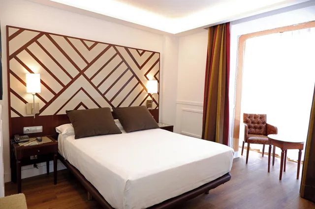 Executive, Single, Double Bed, Atrio 5/10