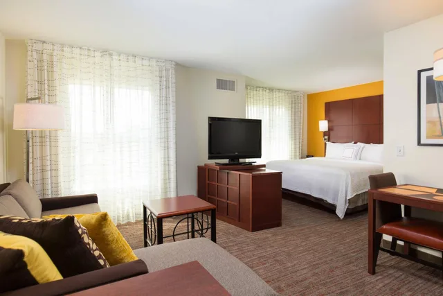 جناح استوديو بسرير كينج مع أريكة بحوض استحمام لذوي الإعاقة، Residence Inn by Marriott Dayton Vandalia 3/9