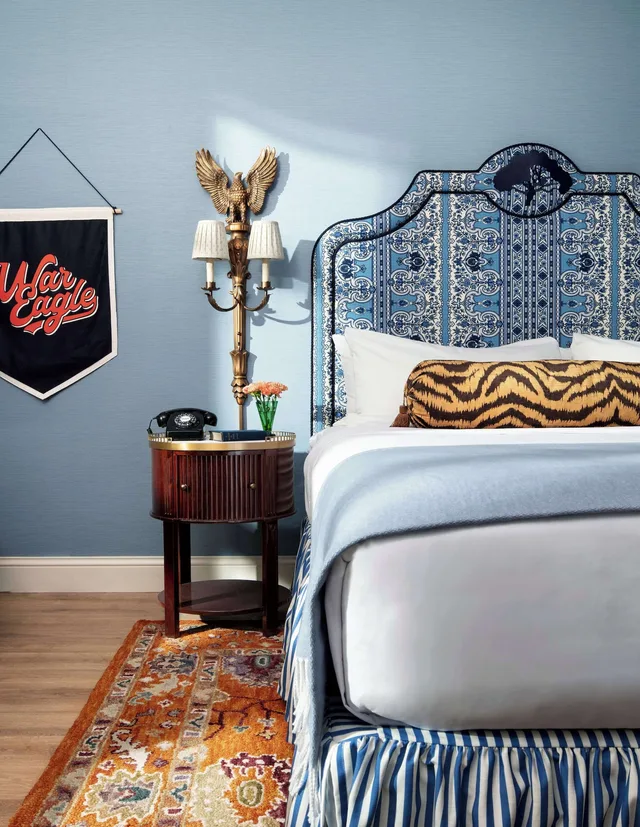Graduate, King Bed, Large, Accessible، Graduate by Hilton Auburn, AL 2/6