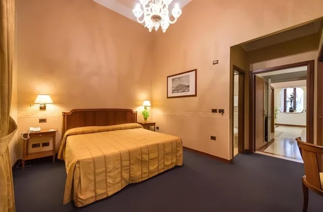 غرفة قياسية مفردة بسرير كوين، Strozzi Palace Hotel 4/5
