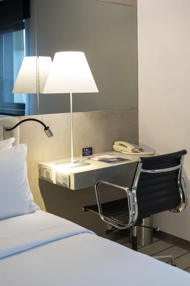 غرفة بسريرين منفصلين بشرفة بإطلالة، Doubletree By Hilton Lisbon Fontana Park 10/10