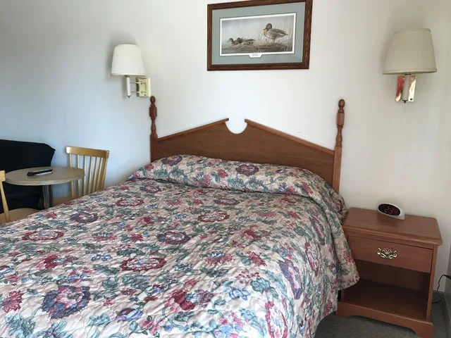 غرفة بسرير كوين، Motel Grand 2/5