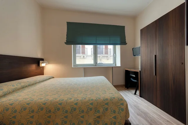 غرفة مفردة، Hotel Barsotti 16/19