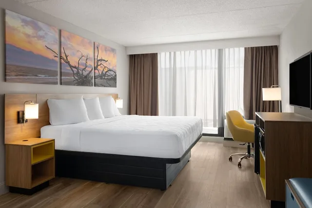 غرفة بسرير كينج، Days Hotel by Wyndham Williamsburg I-64 5/10
