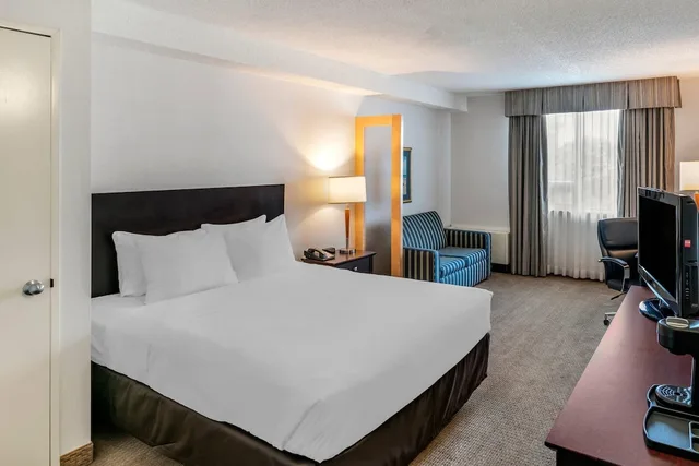جناح بسرير كوين مع أريكة، Hampton Inn by Hilton Montreal East Anjou 1/7