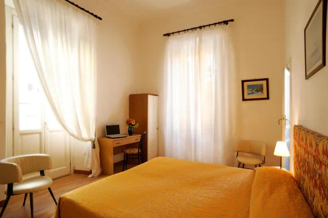 غرفة بسرير مزدوج أو سريرين منفصلين، Hotel Alfieri 4/9