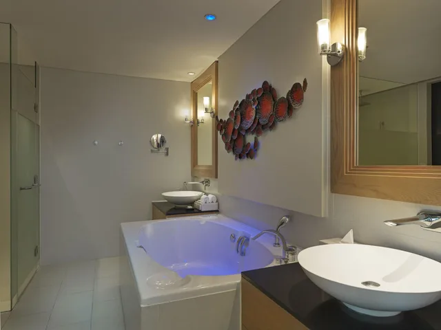 One Bedroom Sunset Suite، Avani+ Mai Khao Phuket Suites and Villas 3/3