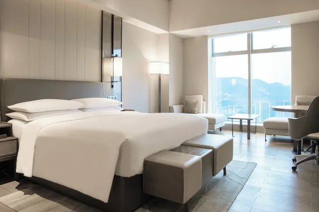 غرفة بسرير كينج بإطلالة على الجبل، Chongqing Marriott Hotel 2/10