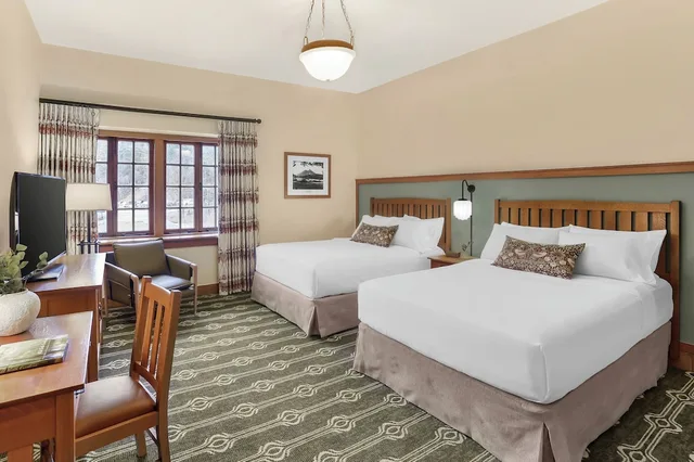 Resort, 2 Queen Beds، The Omni Grove Park Inn 2/5