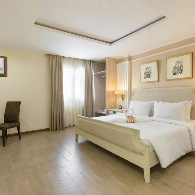 Prince, Gold، Golden Prince Hotel And Suites 3/10