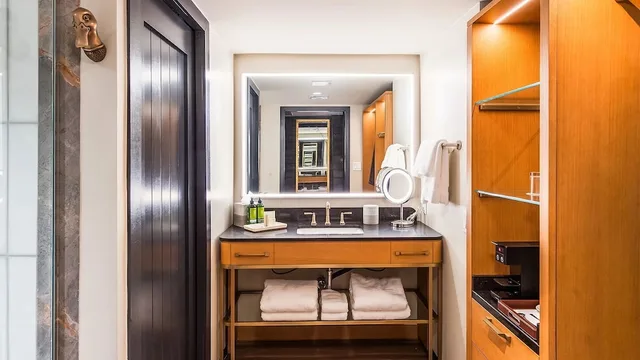 غرفة بسرير كينج، L Auberge de Sedona 4/5