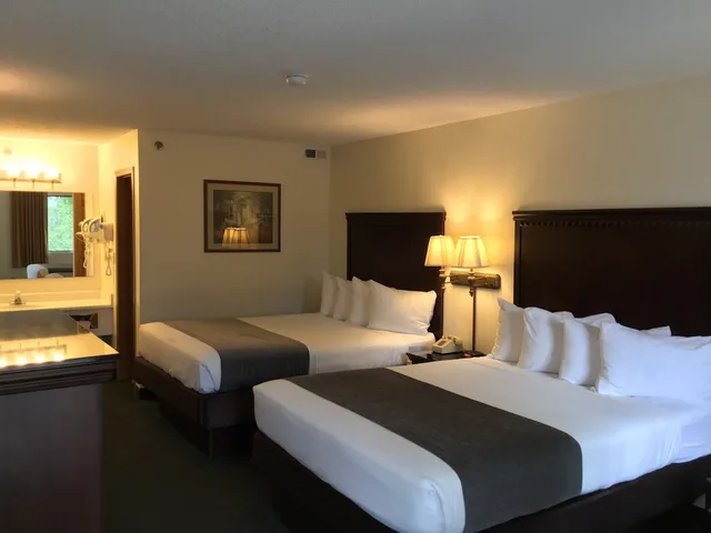 غرفة كلاسيكية بسريرين كوين، Brookwood Inn 1/2