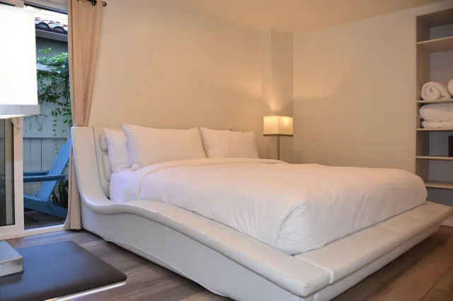 Suite, Ground Floor, Franciscan Inn & Suites 1/4