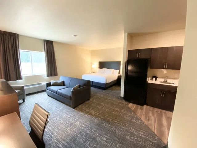 جناح مفردة بسرير كينج مع أريكة لذوي الإعاقة، Cobblestone Inn & Suites - Forest City 5/6