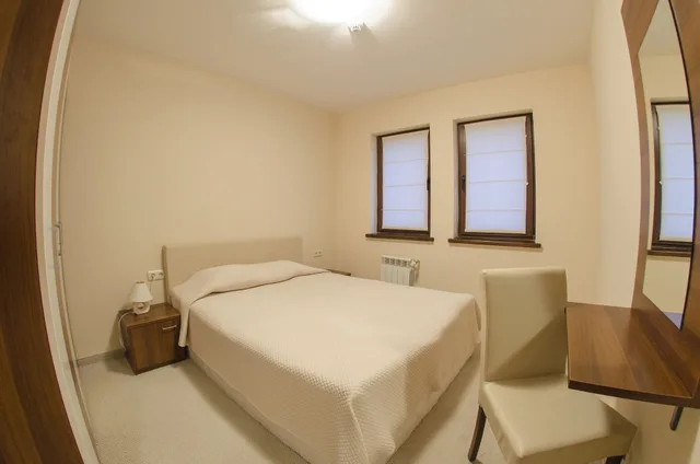 شقة بسرير مزدوج بغرفة نوم واحدة مع أريكة، Green Life Family Apartments Pamporovo 2/3