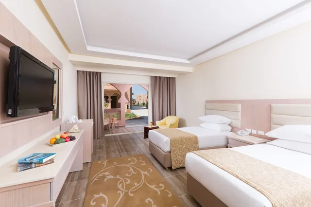 غرفة عائلية كبيرة بسرير مزدوج وسريرين منفصلين، Pickalbatros Aqua Vista Resort - Hurghada 5/7